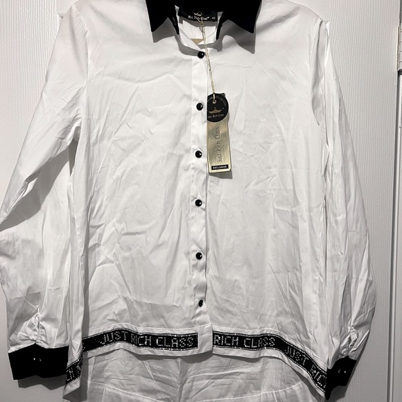 Beautiful women’s shirt with sparkly crystals - Picture 1 of 3